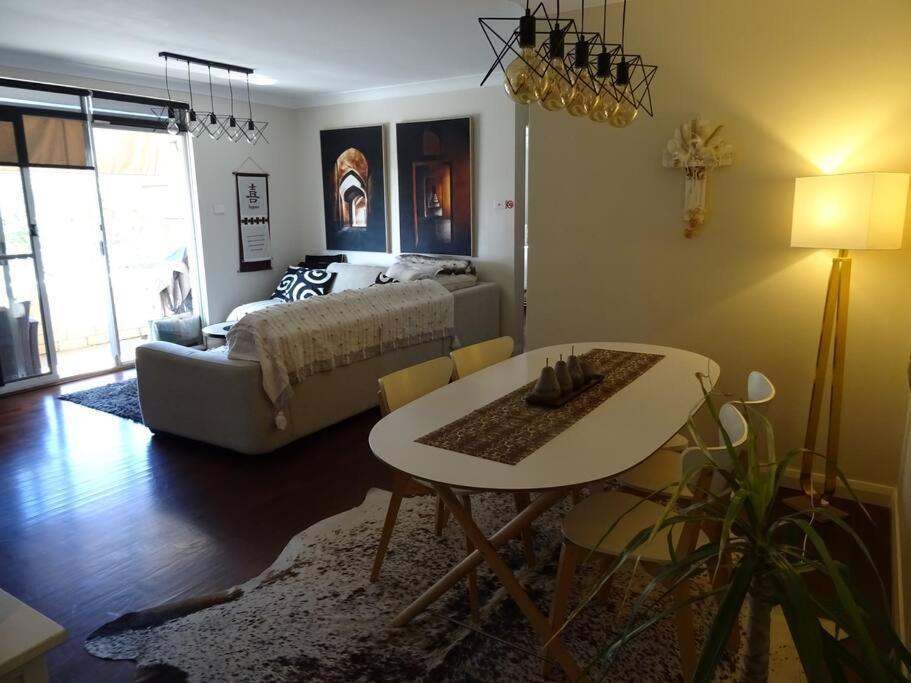 Sunny 2 Bed Restaurants Beach At Door Pets O.K Sydney Bagian luar foto